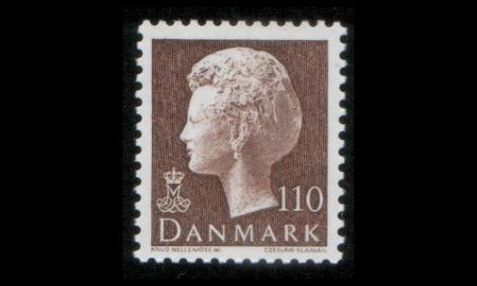 Tanska 681 ** Margrethe 110 öre ruskea (1979)