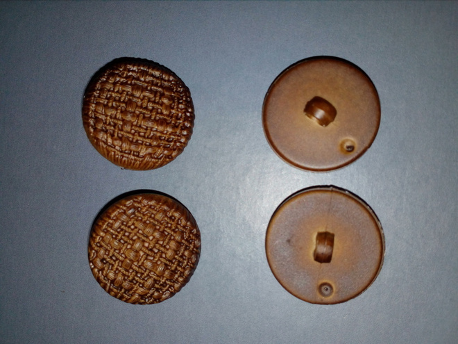Ruskea koriste kantanappi 22mm