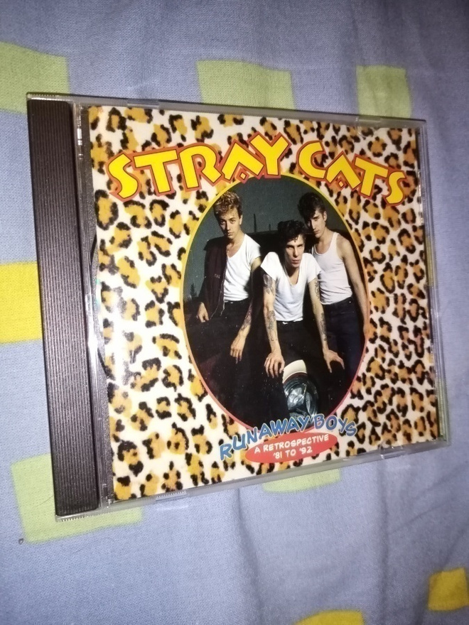 CD STRAY CATS :  A RETROSPECTIVE 81 TO 92 ( SIS POSTIKULU )