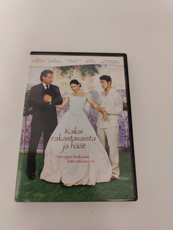 Kaksi rakastavaista ja häät (DVD)