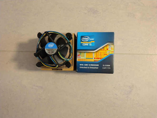 Intel i5 2500k uusi käyttämätön cooleri.