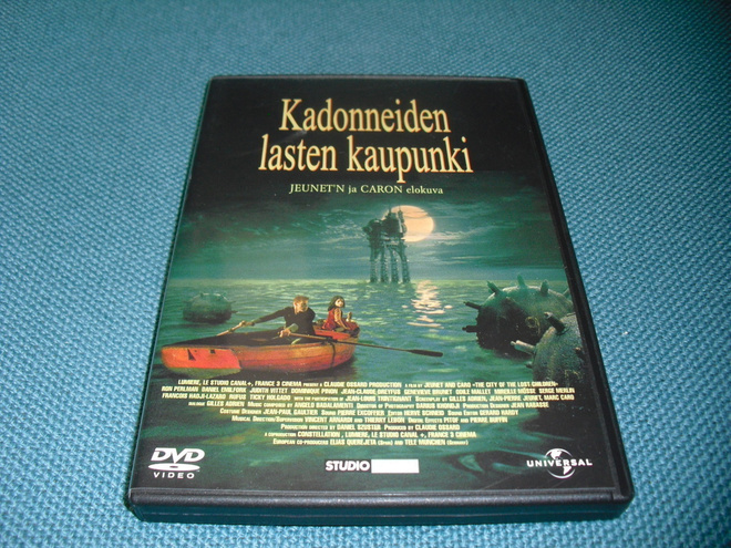 KADONNEIDEN LASTEN KAUPUNKI (Ron Perlman)***