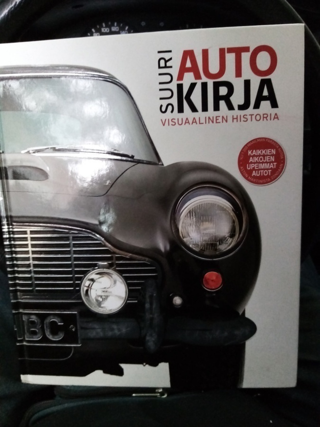 SUURI AUTOKIRJA - VISUAALINEN HISTORIA ( SIS POSTIKULU  )