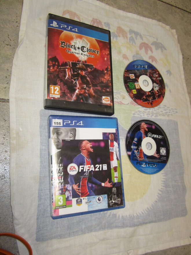 PS4 -  BLACK CLOVER & FIFA 21