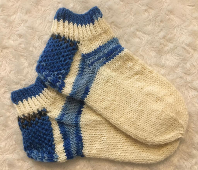 Jäähileitä hangella, villasukat koko 37-38