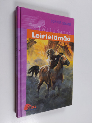 Bonnie Bryant : Leirielämää