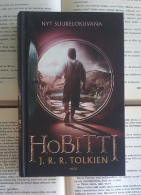 J.R.R. Tolkien - Hobitti (sid.)