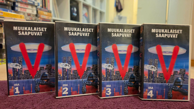 V muukalaiset palaavat osat 1-4
