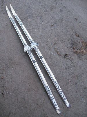 Suksia 180 cm.  15€ pari