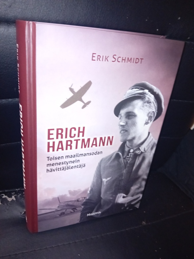 Schmidt : Erich Hartmann ( SIS POSTIKULU  )