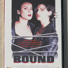 BOUND (1996) Andy & Larry Wachowski -elokuva - pikkukuva 1