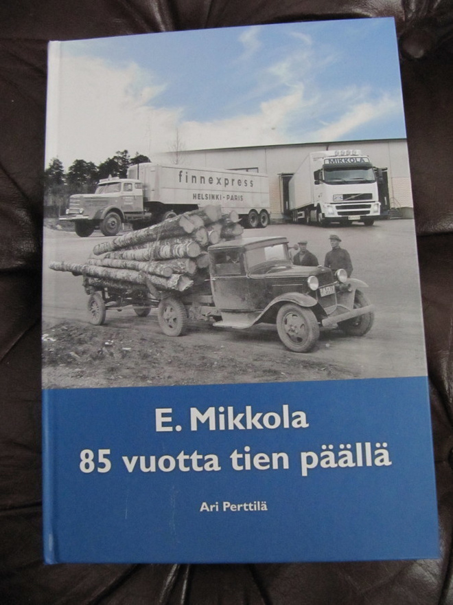 E. Mikkola -  85 vuotta tien päällä