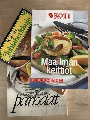 Kolme Keittokirjaa