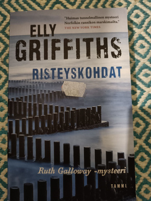 Elly Griffiths Risteyskohdat