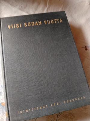 viisi sodan vuotta