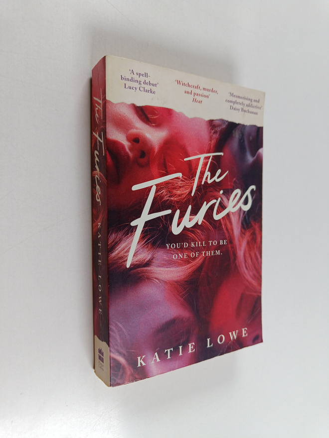 Katie Lowe : The Furies