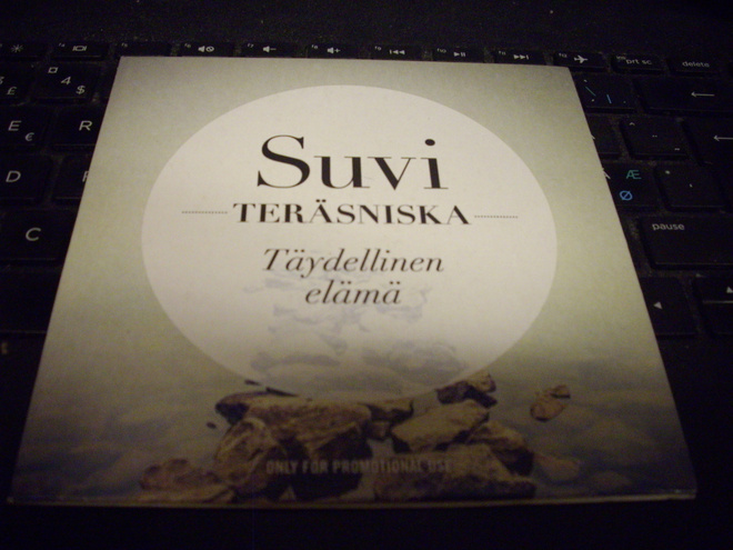 CDS : Suvi Teräsniska : Täydellinen elämä ( SIS.PK )