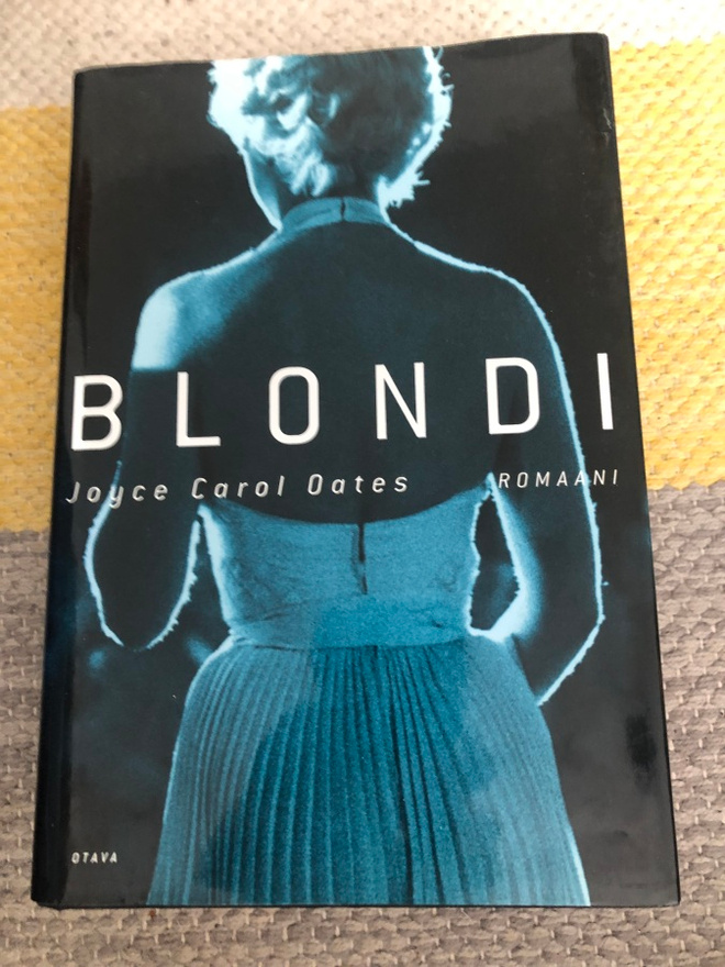 Oates: Blondi. 2001. 1.p.