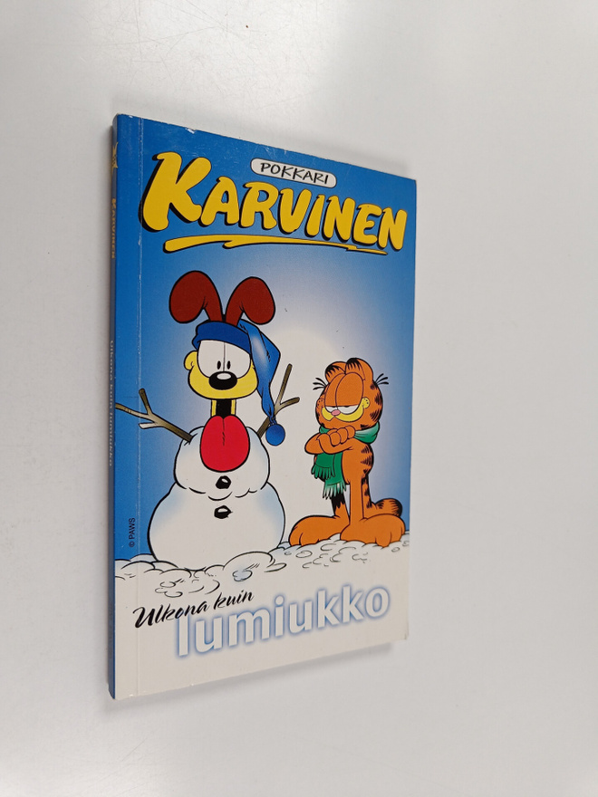 Jim Davis : Karvinen : ulkona kuin lumiukko