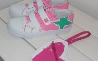 32 - Agatha Ruiz de la Prada tennarit ja sydänlaukku * UUDET