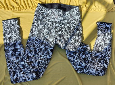 Legginsit