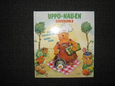Uppo-nallen kokkikoulu keittokirja v. 2002 Elina Karjalainen