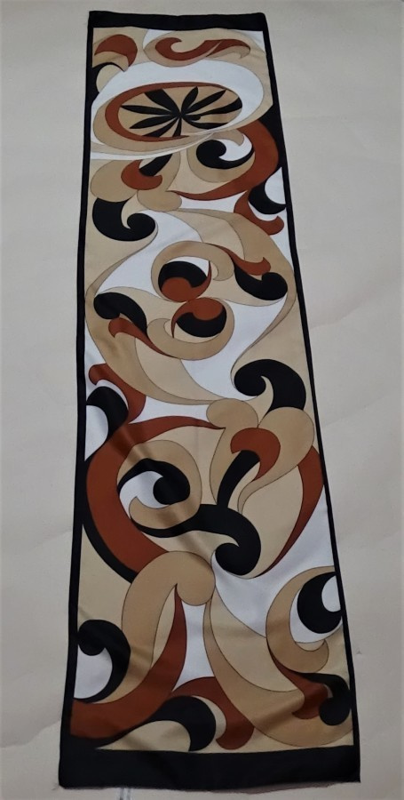 Retro Atelier Creation pitkä huivi  158 cm x 38 cm