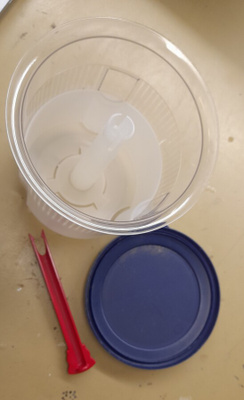 Tupperware kurkkukippo