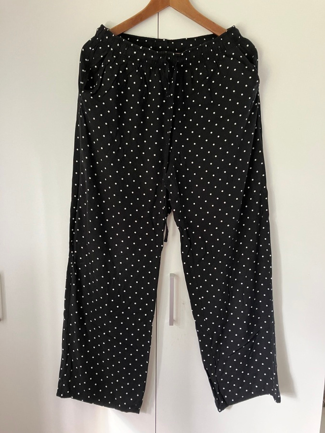 @ Uniqlo pilkulliset housut M-L @