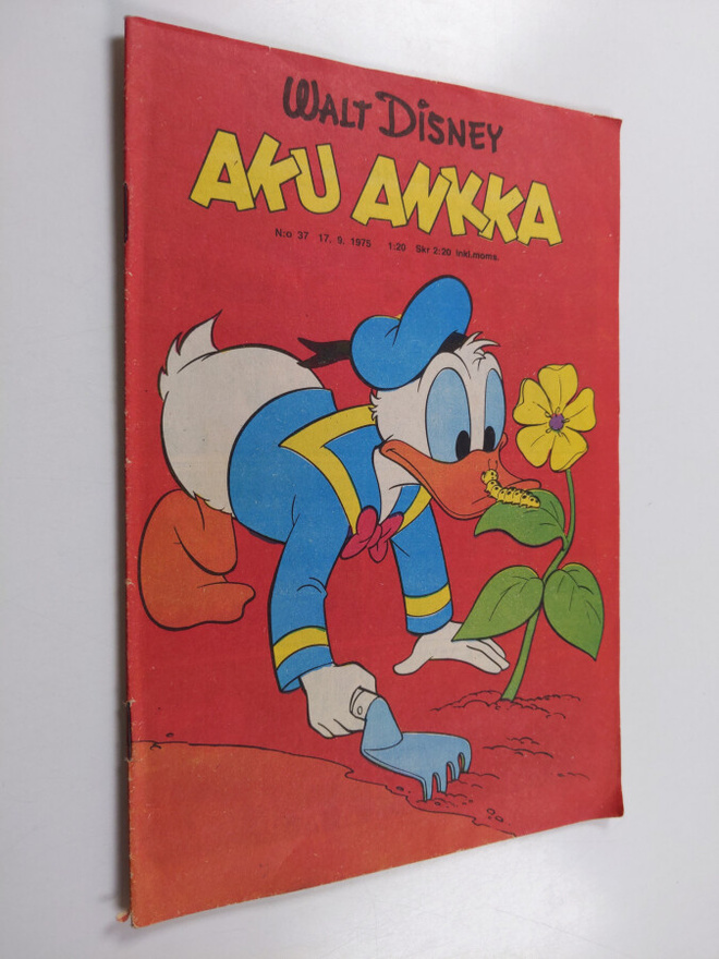 Walt Disney : Aku Ankka 37/1975