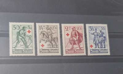 1940 PUNAINEN RISTI SARJA **/*, LAPE 222-225
