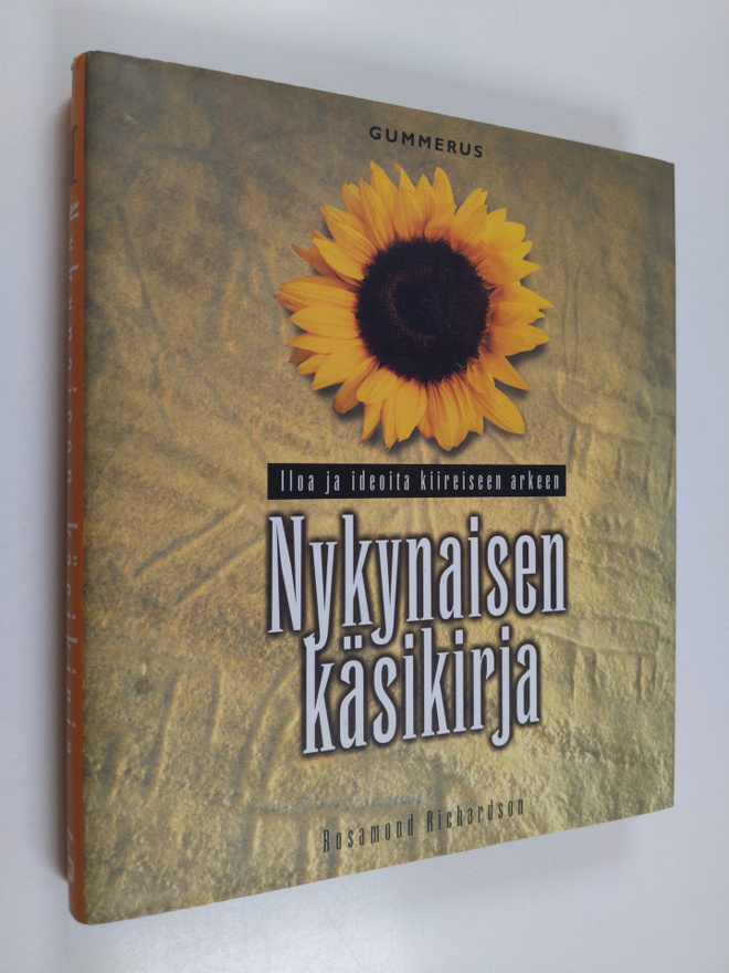 Rosamond Richardson : Nykynaisen käsikirja : iloa ja ideo...