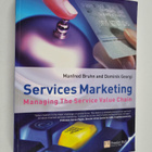 Manfred Bruhn ym. : Services Marketing - Managing the Ser... - pikkukuva 1