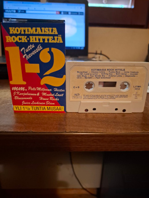 Kotimaisia Rock Hittejä Tuplakasetti