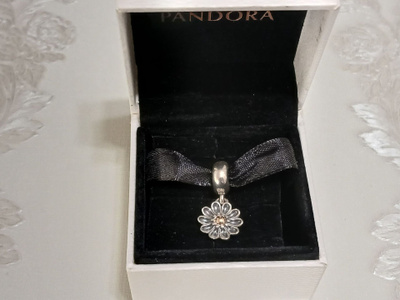 Hopea Pandora kukka hela