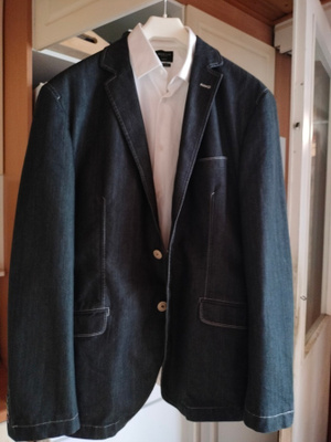 Stones Bleiseri koko 52 Slim fit.