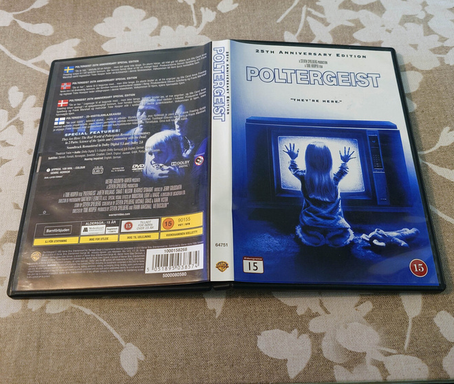 The Poltergeist 25th Anniversary DVD suomitxt