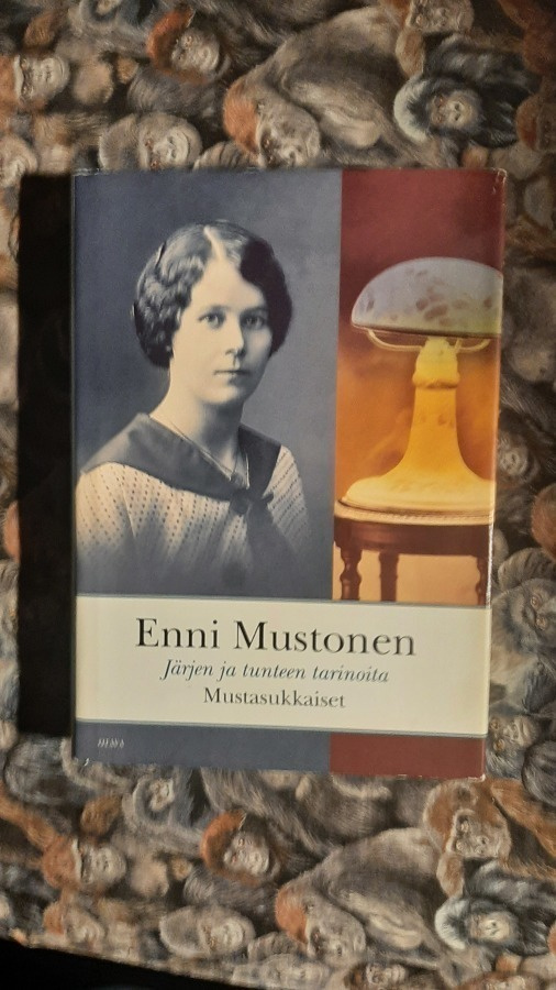 Enni Mustonen: Mustasukkaiset 1p