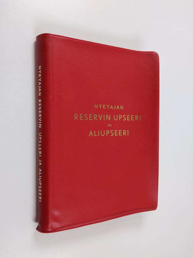 O. ym. (toim.) Nuutilainen : Nykyajan reservin upseeri ja...