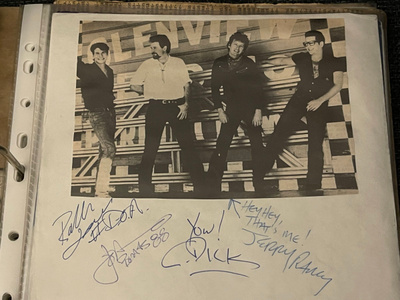 BEAT FARMERS -yhtyeen nimikirjoitukset vuodelta 1988