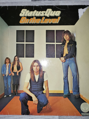 Status Quo: On The Level (LP)