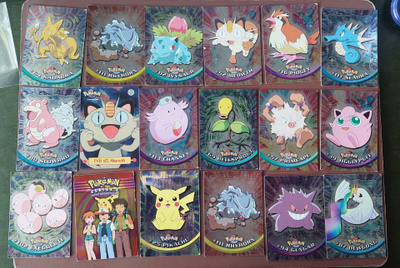Iso kasa Pokemon TOPPS kortteja