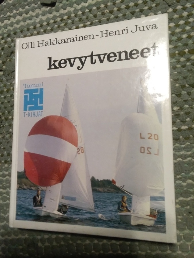 Olli Hakkarainen - Henri Juva: Kevytveneet