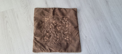 Sisustus tyynyn päällinen,mitat 41 x 41 cm.