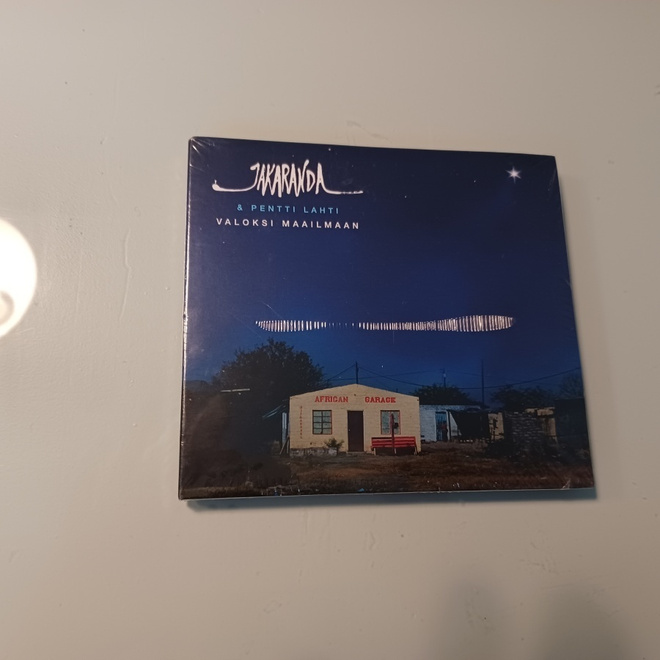 Jakaranda & Pentti Lahti - Valoksi maailmaan – CD