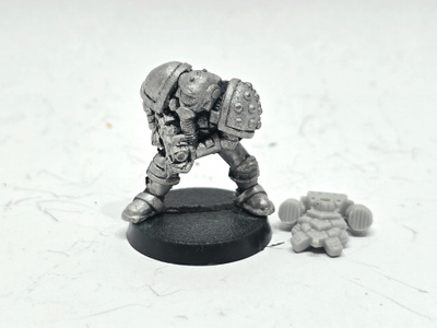 WH40K - Space Marine w/ Artificer Armor (Rogue Trader) [S93]