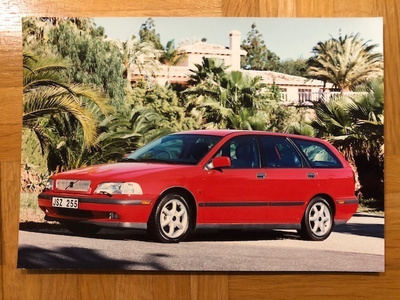 Lehdistökuva Volvo V40