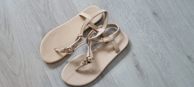 UUDET Sandaalit koko 42
