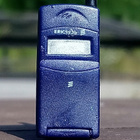 Ericsson 90 - Luvulta Puhelin pinssi. Avattava kansi. Halkai - pikkukuva 2