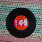 Hurriganes single Sonet Get on/Kenny at The Corner - pikkukuva 1